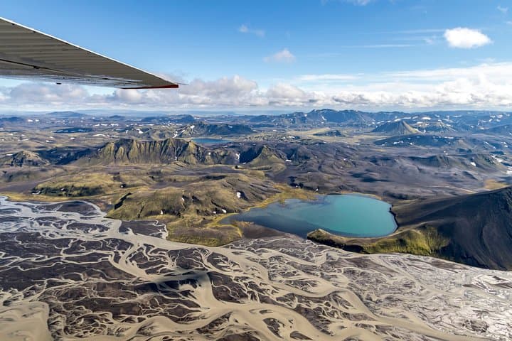 Airplane tour over black sands and riverbeds from Skaftafell 2