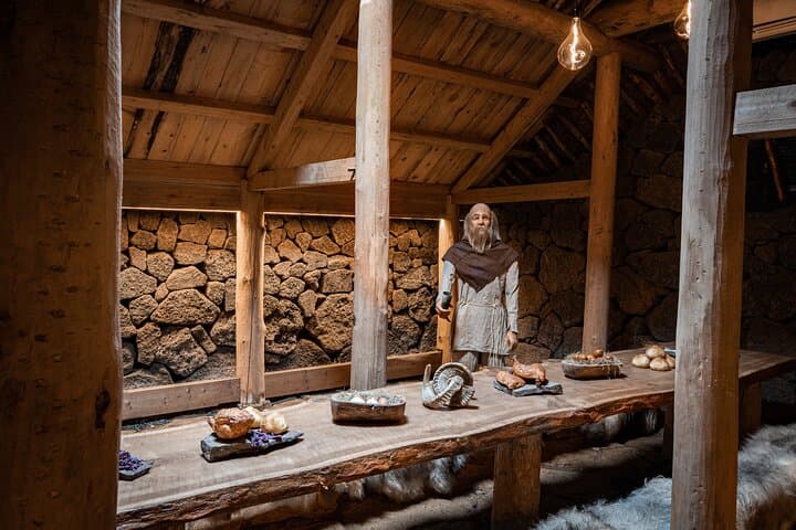 The Best of Vestmannaeyjar with Ebbi 4