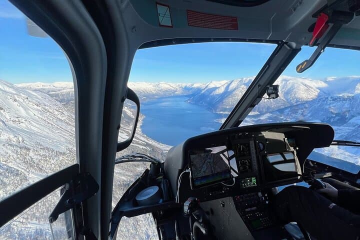 Helicopter Over Trolltunga and Waterfall Sightseeing from Bergen 2