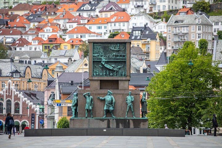 PRIVATE TOUR: Bergen city sightseeing, 5 hours 2
