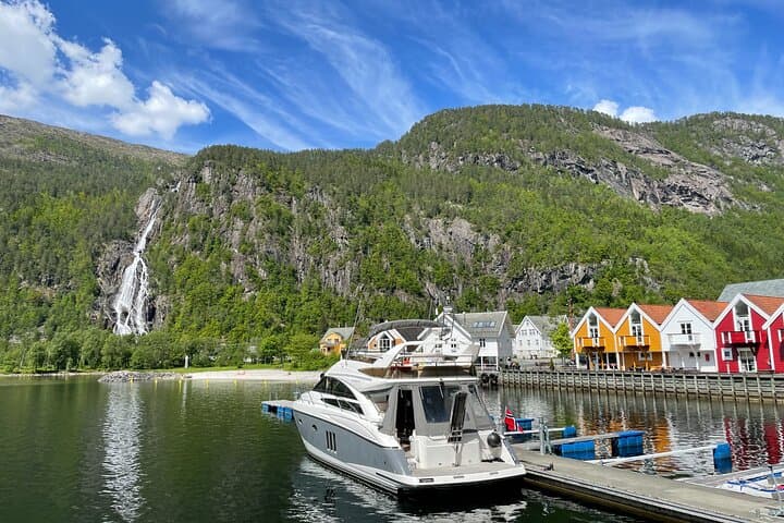 Private cruise - Fjord and waterfalls cruise to Modal- Mostraumen 2