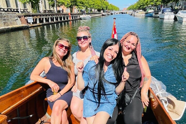 Private Copenhagen Boat cruise in Scandinavian mahogany boat 2