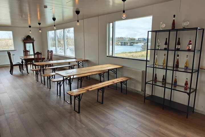 Meadery 1-Hour Tasting in Hella